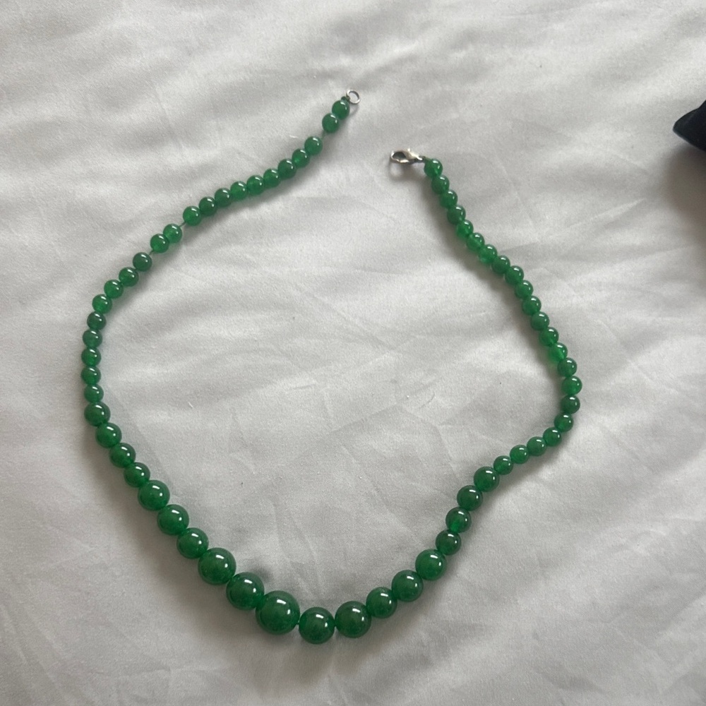 Green Beaded Necklace - Elegant Women's Jewelry